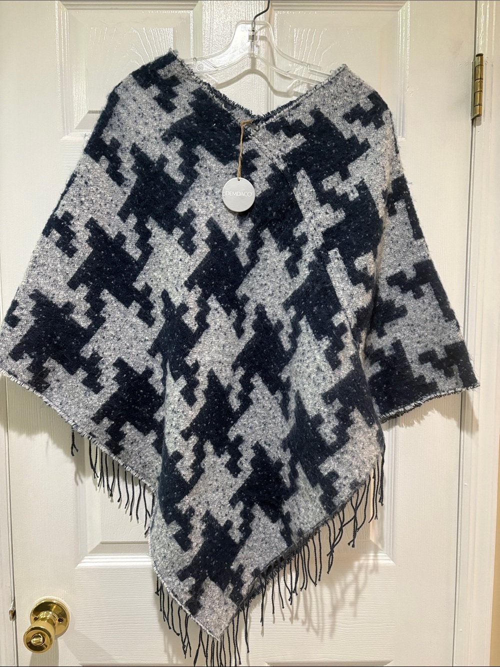 Demdaco Black & Gray Houndstooth Poncho